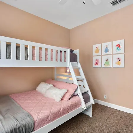 Charming Townhouse With 2 King Suites & Amazing Pool Only 10 Mins To Disney